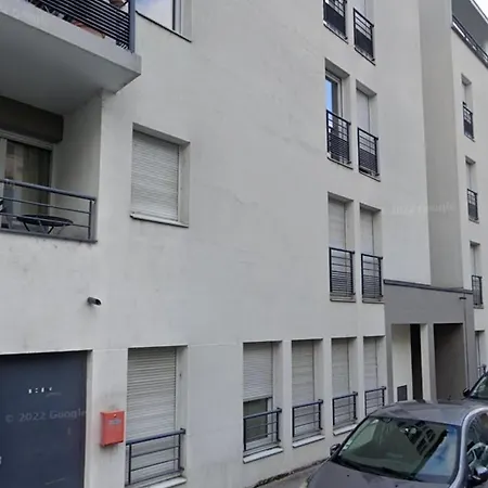 Le Louis D'or -acces Facile Gare/eurexpo/aeoroport Apartamento *